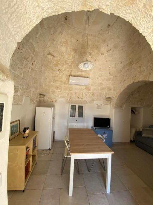 Affittasi Trullo Il Gelso - Ostuni Villa Carovigno Luaran gambar